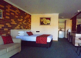 Highway Inn Motel - Accommodation Australia