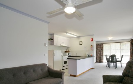 Summerfield Studio Apartments - Accommodation Australia