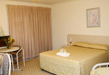 Motel 10 Motor Inn - Accommodation Australia